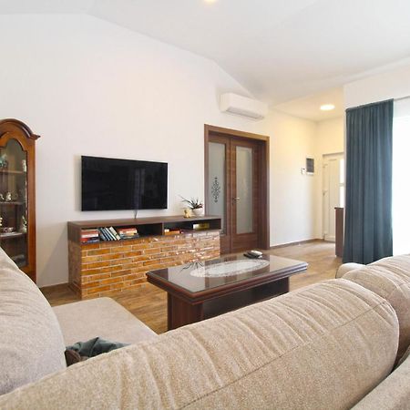 Villa Olgica 2269 Πούλα Εξωτερικό φωτογραφία