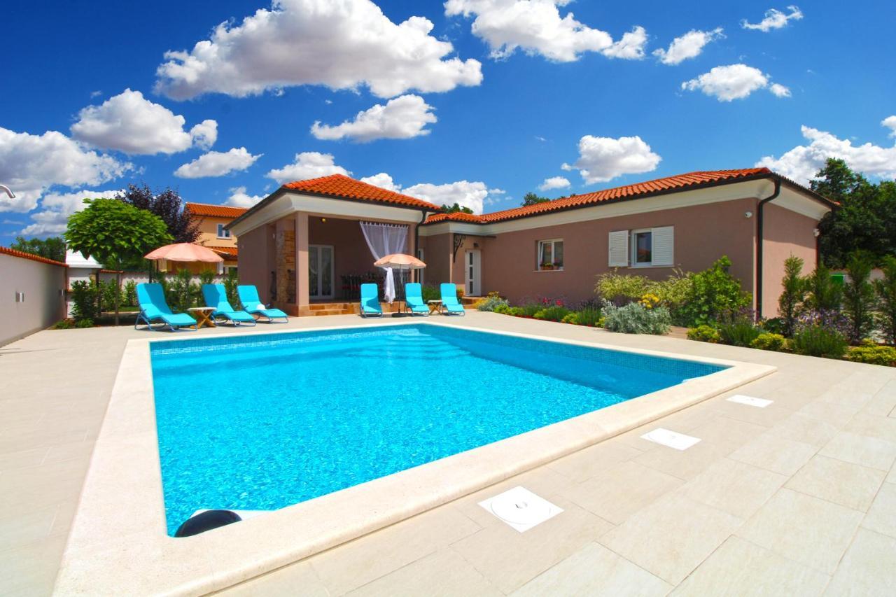 Villa Olgica 2269 Πούλα Εξωτερικό φωτογραφία